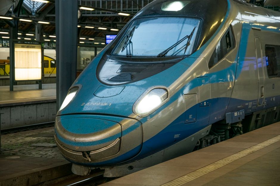 Europe Train Tips With Toddlers: Seats and Snacks