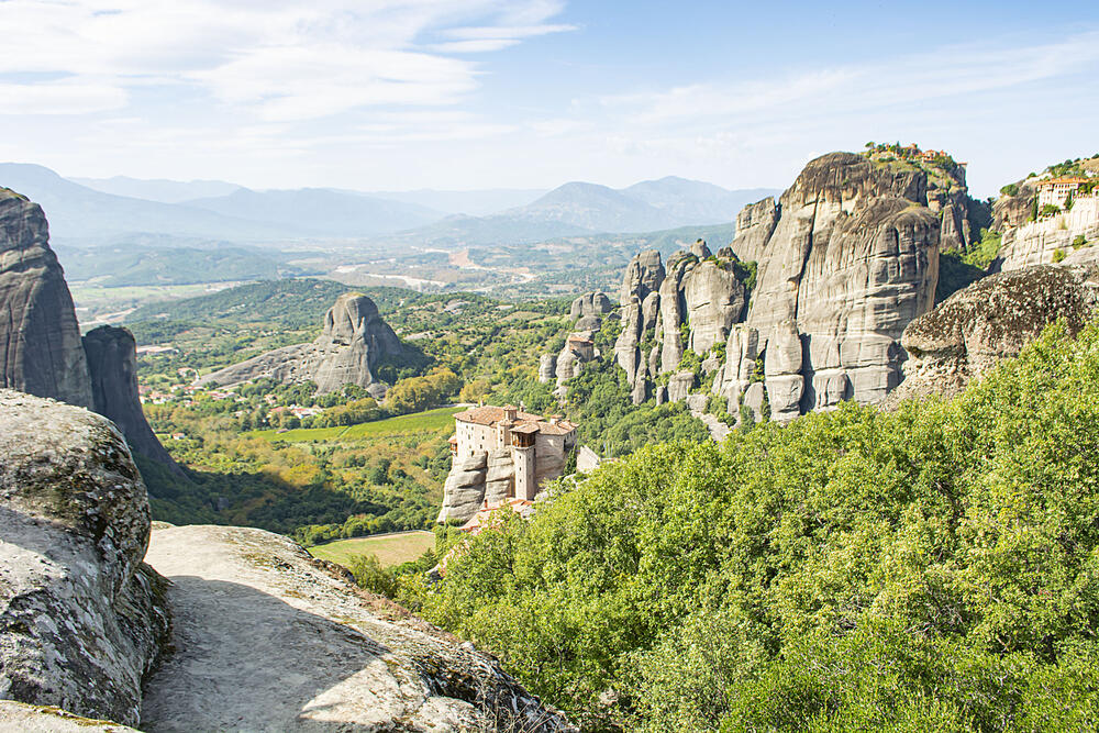 Off-Season Wonders in Greece – Where to Go When the Crowds Disappear
